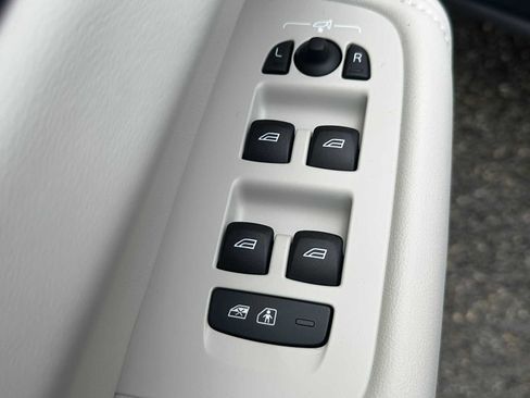 New 2026 Volvo XC60 B5 Ultra w/ Protection Package Premier image 21