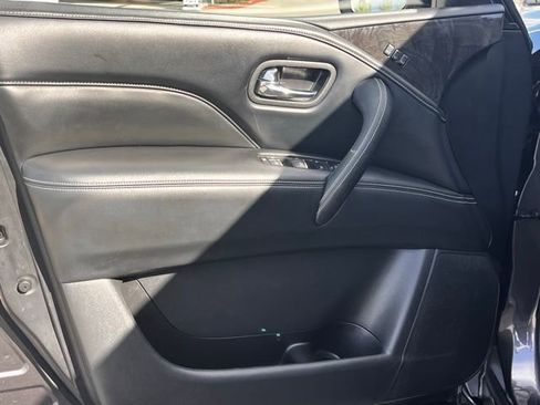 Certified 2022 INFINITI QX80 Luxe w/ All-Season Package image 9