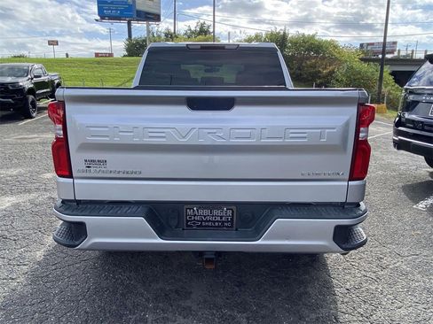 Used 2020 Chevrolet Silverado 1500 Custom w/ Custom Value Package image 6