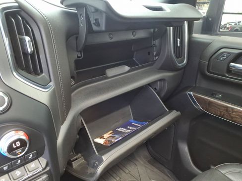 Used 2022 GMC Sierra 2500 Denali AWD/4WD image 28