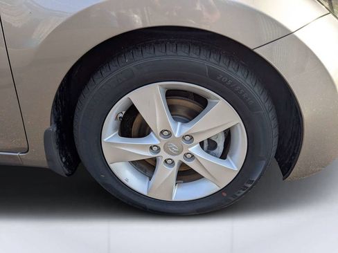 Used 2013 Hyundai Elantra GLS w/ Preferred Pkg FWD image 10