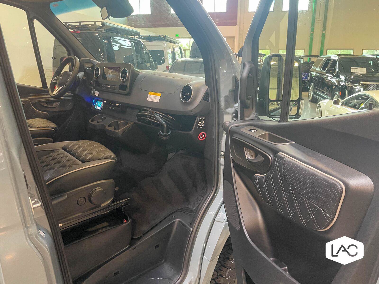 Used 2023 Mercedes-Benz Sprinter 2500 image 30
