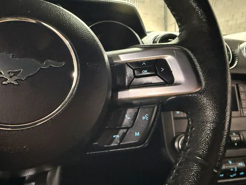 Used 2020 Ford Mustang Coupe RWD image 23