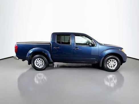 Used 2017 Nissan Frontier SV w/ SV Value Truck Package AWD/4WD image 5