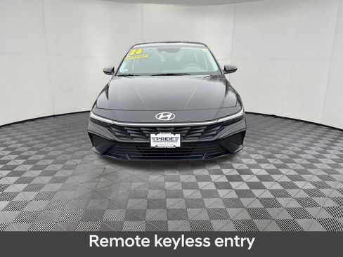 Certified 2026 Hyundai Elantra SE FWD image 2