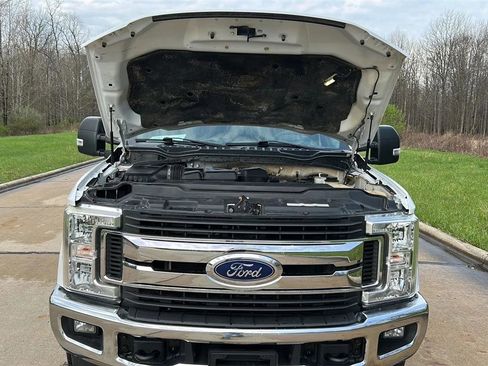 Used 2018 Ford F250 XLT w/ XLT Value Package image 19