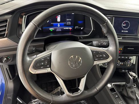 Used 2024 Volkswagen Jetta SE FWD image 32
