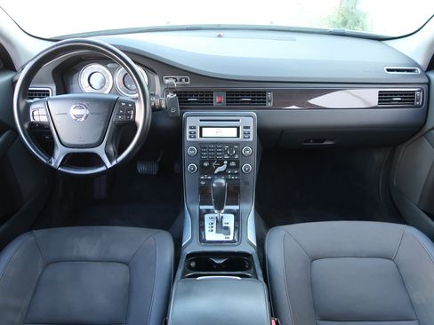 Used 2011 Volvo XC70 3.2 image 11