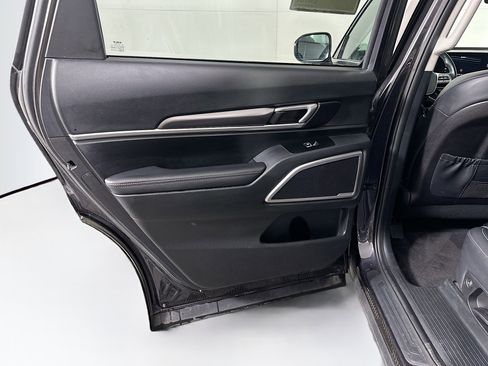 Used 2025 Kia Telluride S image 27