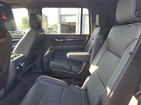 Used 2024 GMC Yukon XL Denali w/ Advanced Technology Package RWD image 10