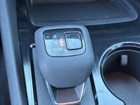 Used 2023 Nissan Rogue SV image 24