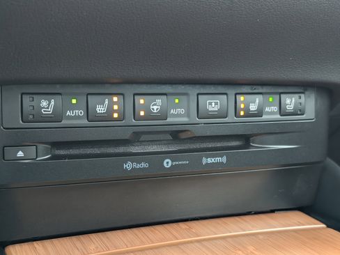 Used 2019 Lexus ES 350 Luxury image 4