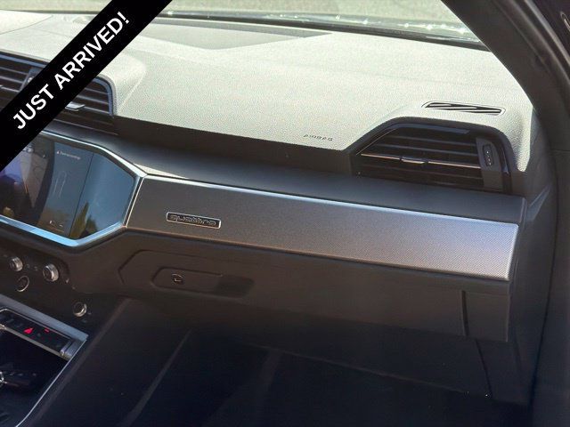 Used 2024 Audi Q3 2.0T Premium w/ Convenience Package AWD/4WD image 15