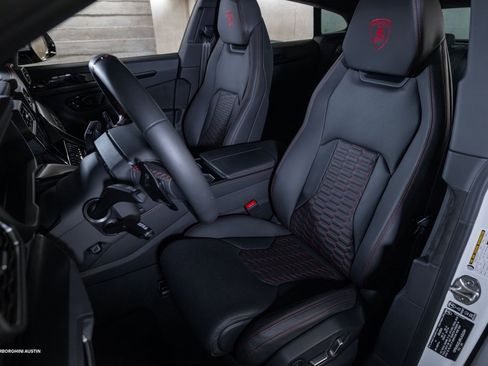 Used 2024 Lamborghini Urus S image 34