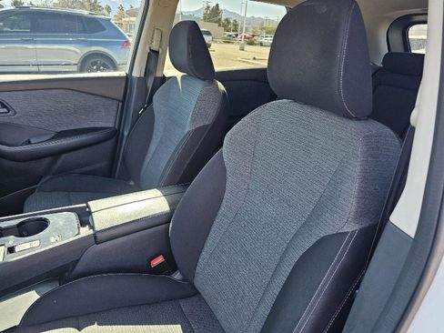 Used 2022 Nissan Rogue S image 19