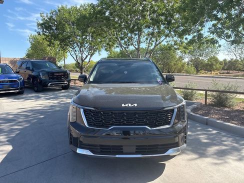 Used 2024 Kia Sorento S image 5
