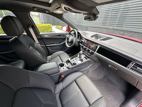Used 2026 Porsche Macan AWD/4WD image 19