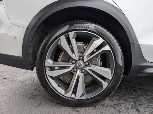 Used 2025 Volvo V60 B5 Cross Country Plus image 28
