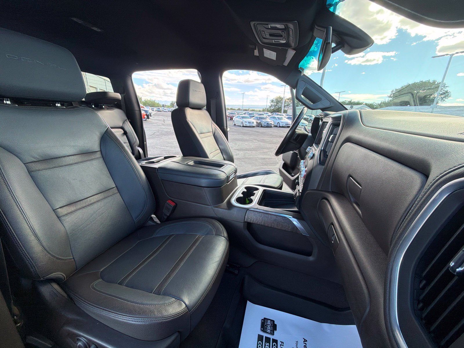 Used 2022 GMC Sierra 3500 Denali AWD/4WD image 31