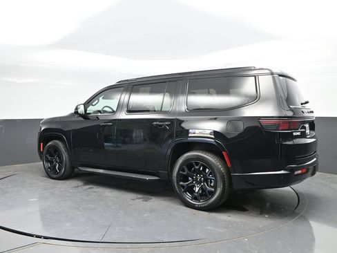 Used 2024 Jeep Wagoneer Series II AWD/4WD image 5