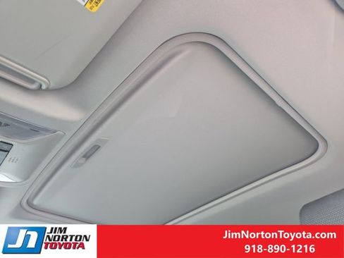 Used 2025 Toyota RAV4 XLE FWD image 27
