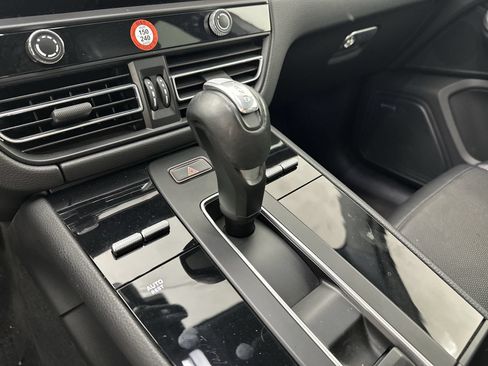 Used 2023 Porsche Macan AWD/4WD image 20
