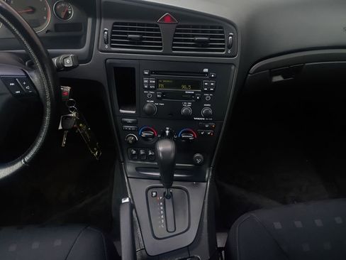 Used 2004 Volvo S60 2.4 FWD image 3