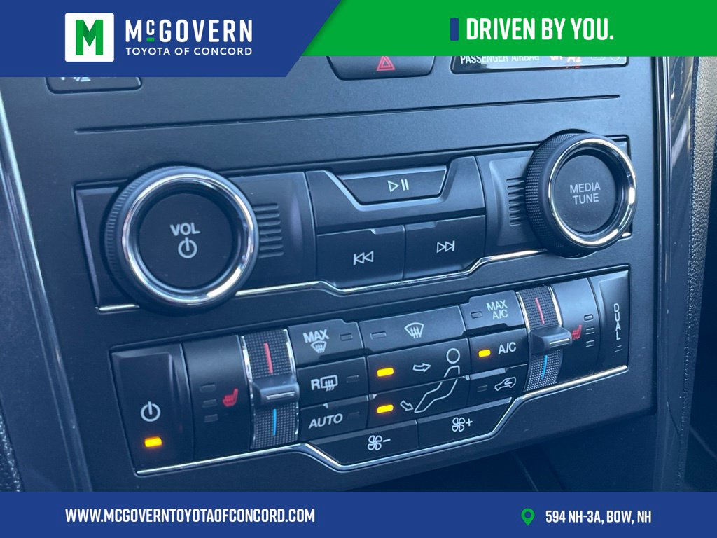 Used 2019 Ford Explorer XLT w/ Equipment Group 202A AWD/4WD image 34