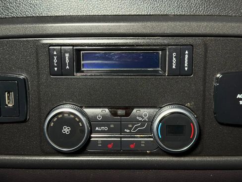 Used 2019 Ford Expedition Max Limited RWD image 25