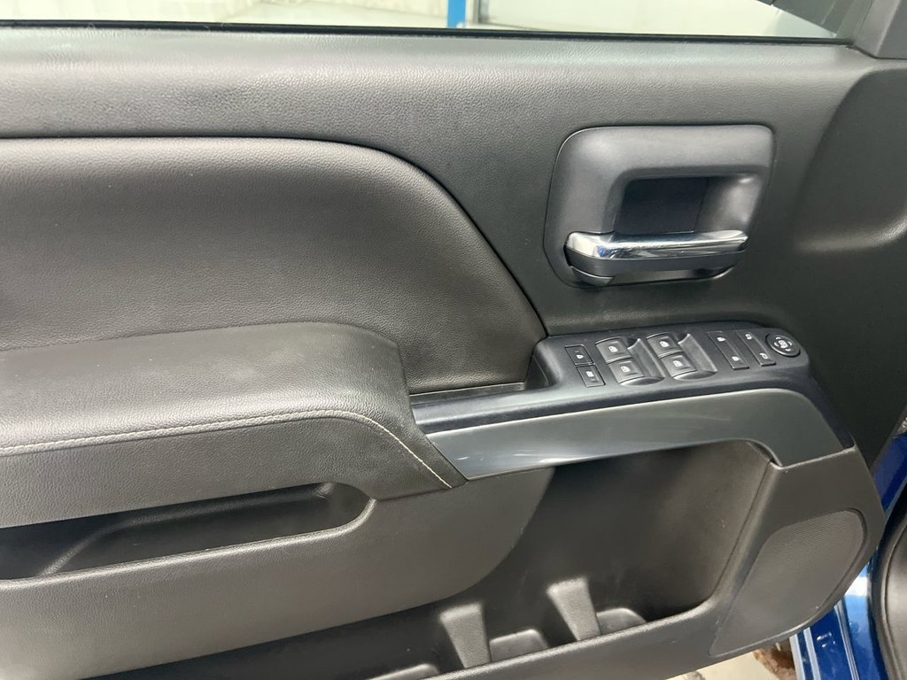 Used 2018 Chevrolet Silverado 1500 LT w/ All Star Edition RWD image 21