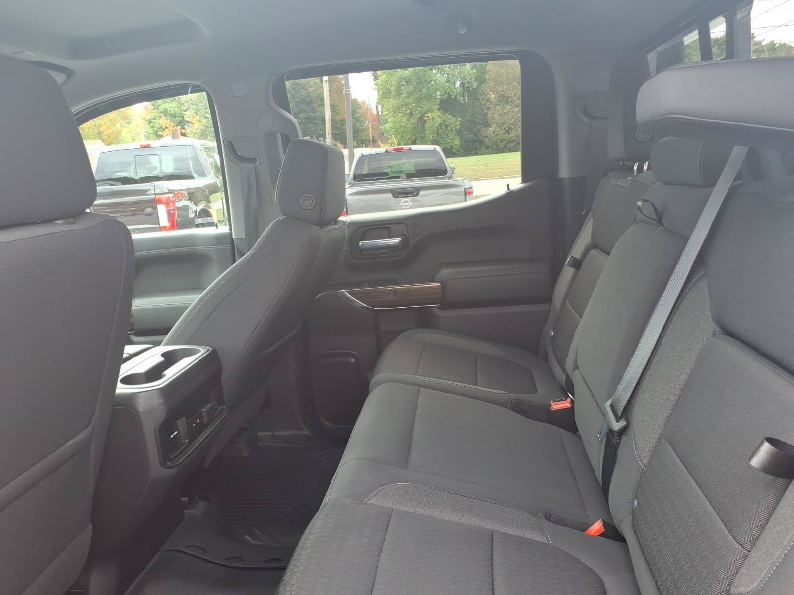 Used 2021 Chevrolet Silverado 1500 LT Trail Boss w/ Convenience Package II AWD/4WD image 8