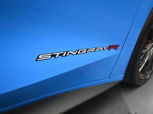 Used 2023 Chevrolet Corvette Stingray Premium Conv w/ Z51 Performance Package RWD image 19