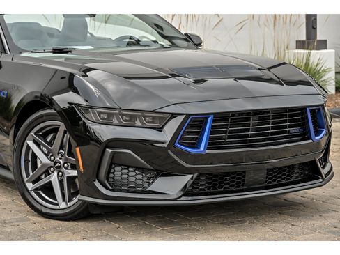 Used 2025 Ford Mustang GT Premium RWD image 2