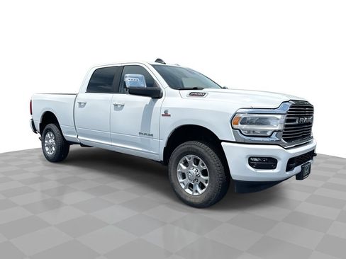 Used 2024 RAM 2500 Laramie AWD/4WD image 1