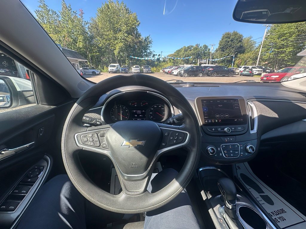 Used 2023 Chevrolet Malibu LT FWD image 11