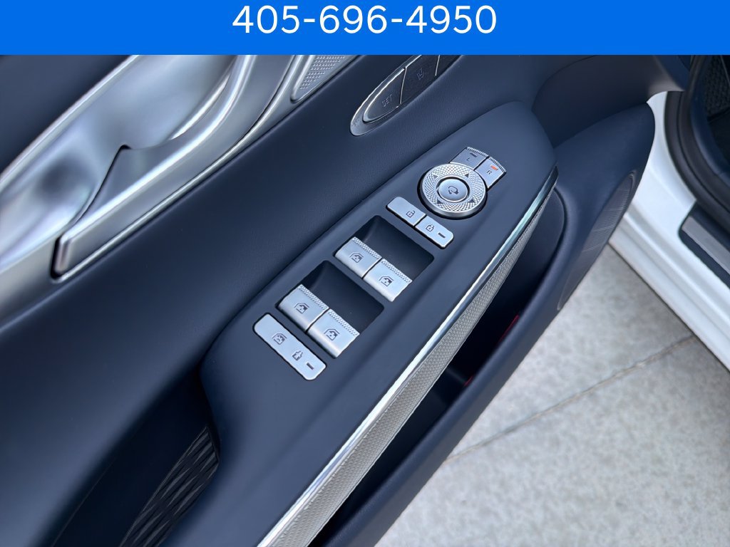 Used 2025 Genesis GV70 3.5T Sport AWD/4WD image 15