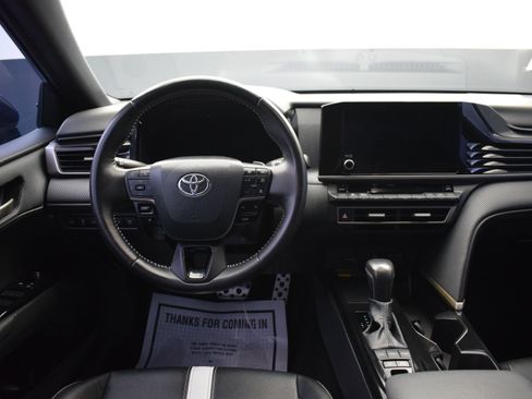 Used 2025 Toyota Camry SE w/ Convenience Package FWD image 14