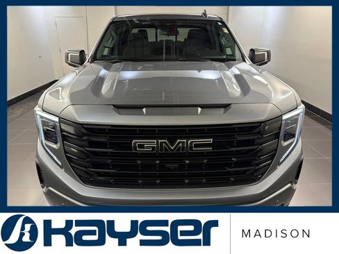 Used 2025 GMC Sierra 1500 Elevation w/ Preferred Package AWD/4WD image 2