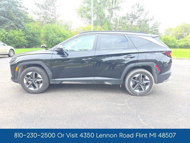 Certified 2025 Hyundai Tucson SEL AWD/4WD image 4