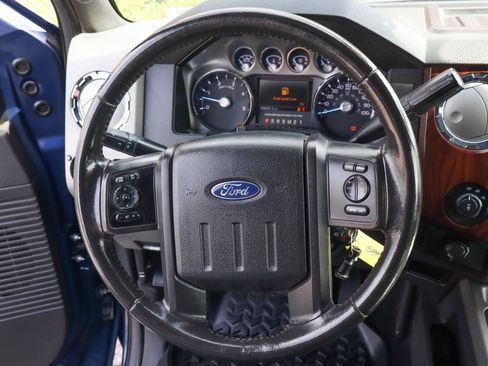 Used 2011 Ford F250 Lariat w/ Lariat Interior Pkg image 26