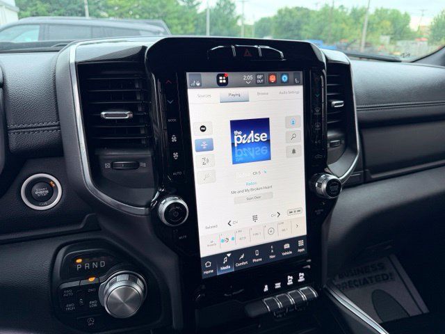 Used 2022 RAM 1500 Laramie AWD/4WD image 28