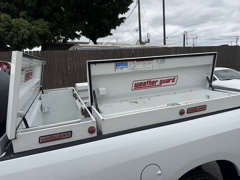 Used 2022 RAM 2500 Tradesman w/ Chrome Appearance Group RWD image 37