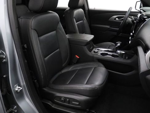 Used 2023 Chevrolet Traverse LT w/ LT Premium Package AWD/4WD image 16