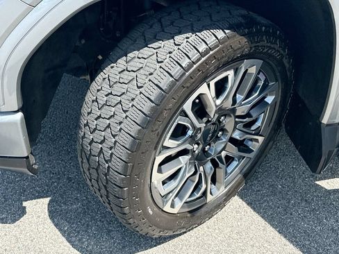Used 2024 GMC Sierra 1500 Denali Ultimate AWD/4WD image 25