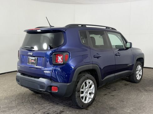 Used 2016 Jeep Renegade Latitude AWD/4WD image 9