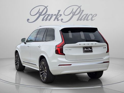 Used 2026 Volvo XC90 B5 Plus w/ Protection Package Premier AWD/4WD image 3