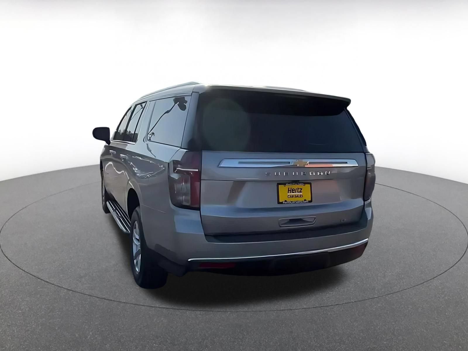 Used 2024 Chevrolet Suburban LT RWD image 10