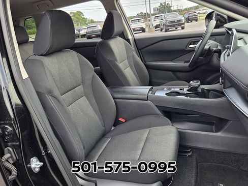 Used 2025 Nissan Rogue SV FWD image 19