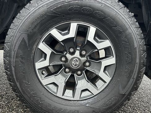 Certified 2019 Toyota Tacoma TRD Off-Road image 27