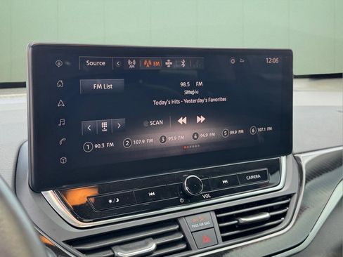 Used 2023 Nissan Altima 2.5 SR w/ SR Premium Package image 24